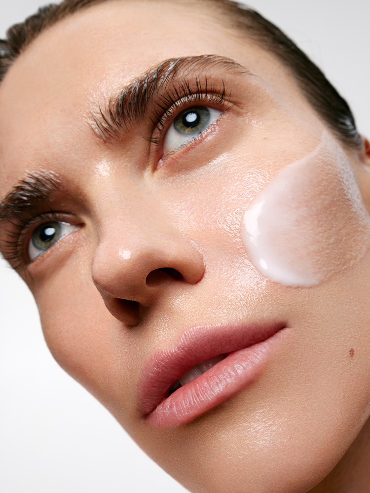 INSTANT RESURFACING LIQUID TREATMENT A concentrated resurfacing liquid treatment to help dissolve pore-clogging buildup and reveal a smoother, more luminous and youthful-looking complexion. As light as an essence, as potent as a serum. For visibly transformative results.