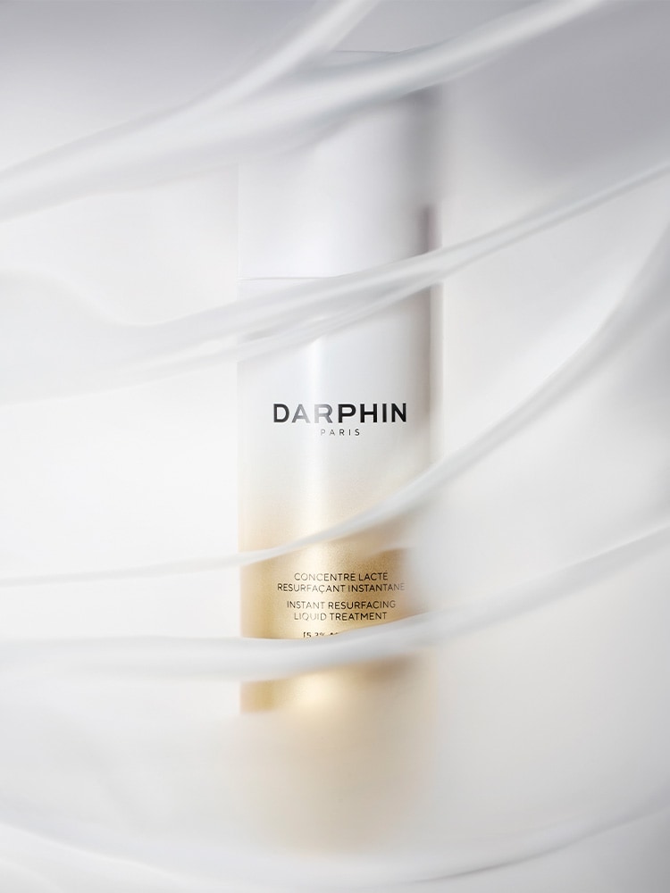 INSTANT RESURFACING LIQUID TREATMENT A concentrated resurfacing liquid treatment to help dissolve pore-clogging buildup and reveal a smoother, more luminous and youthful-looking complexion. As light as an essence, as potent as a serum. For visibly transformative results.
