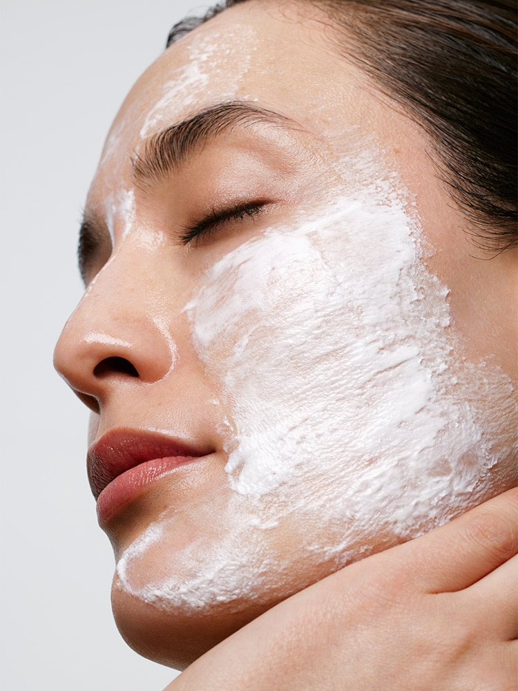 Revitalizing Cleansing Cream-to-Foam The high-performance, rich cleansing cream transforms into a dense micro-foam to sweep away impurities while helping strengthen the skin barrier.